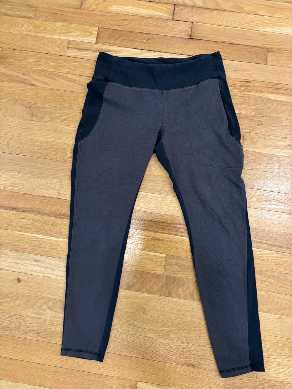 Women's Two-Tone Active Leggings — Black and Charcoal
